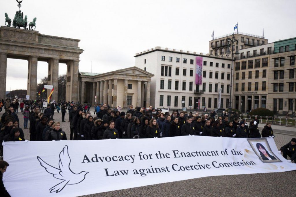 A STEP TOWARDS PEACE New York times Human rights: #RememberGu #4 Remember_Gu New York times Human rights New York Times Ji-in Gu coercive conversion program 1st Memorial Ceremony for the victim of Coercive Conversion Programs 1st Memorial   