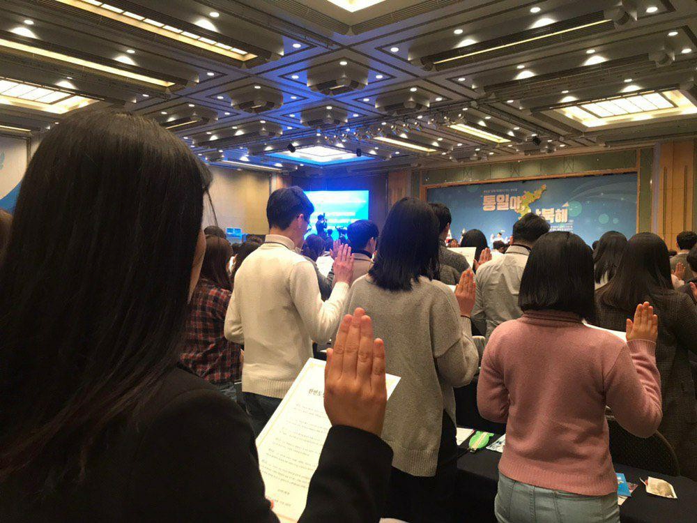 A STEP TOWARDS PEACE North and South Korea, Let's Be "Us" Again unification Reunification Peace North and South Korea Man Hee Lee IWPG IPYG HWPL chairman Lee   